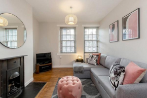 ALTIDO Unique & Stylish Grassmarket Apt - Close to Castle